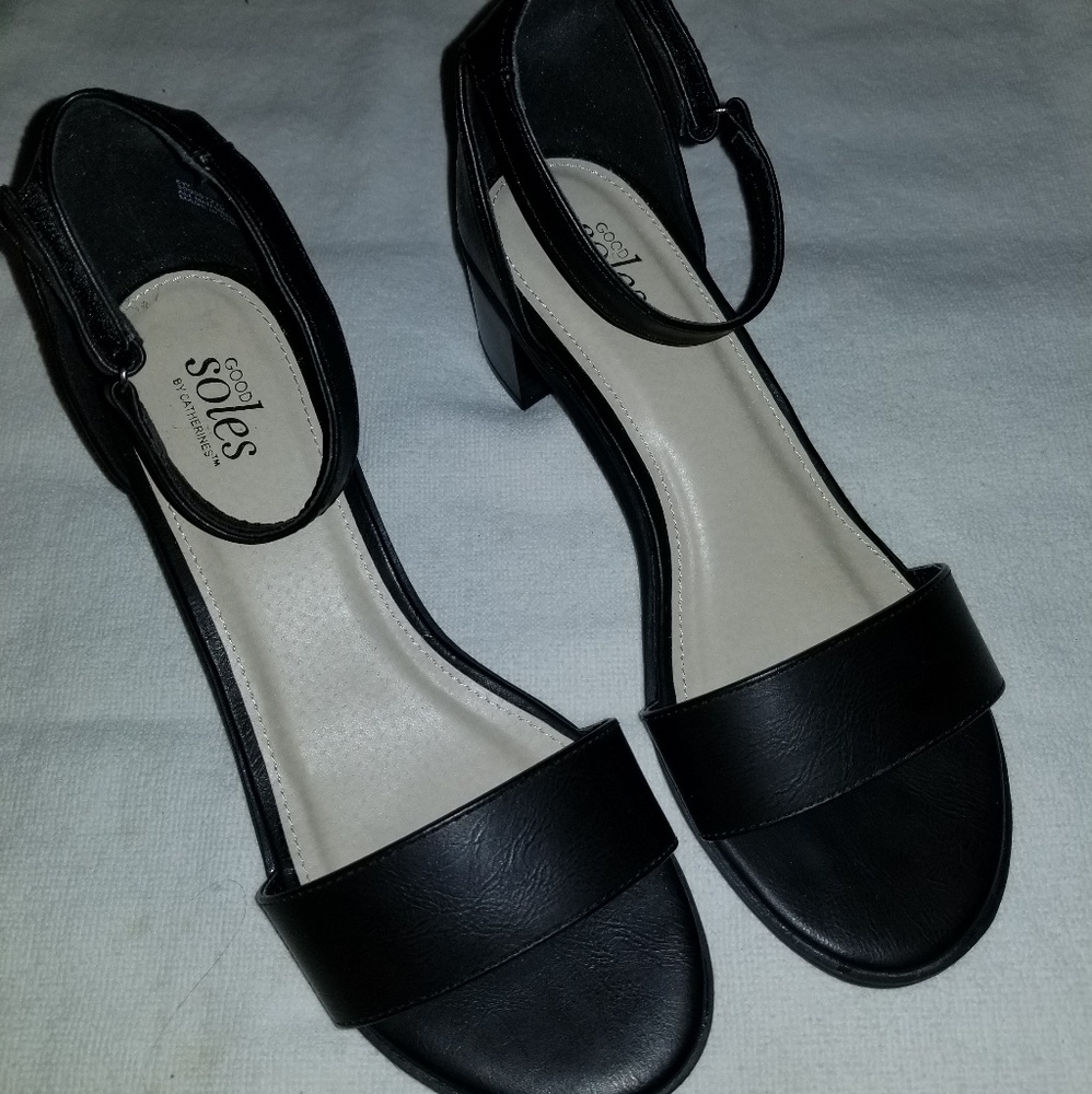 Catherines Size 8W Good Soles Black Sandals